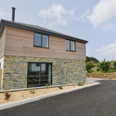 3 Praa Cove Holiday home *