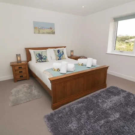 3 Praa Cove