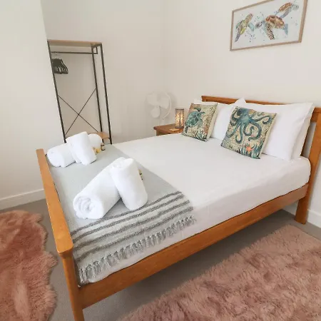 3 Praa Cove Holiday home *